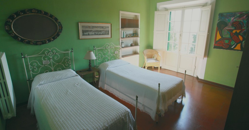 acacia_interior_bedroom_green